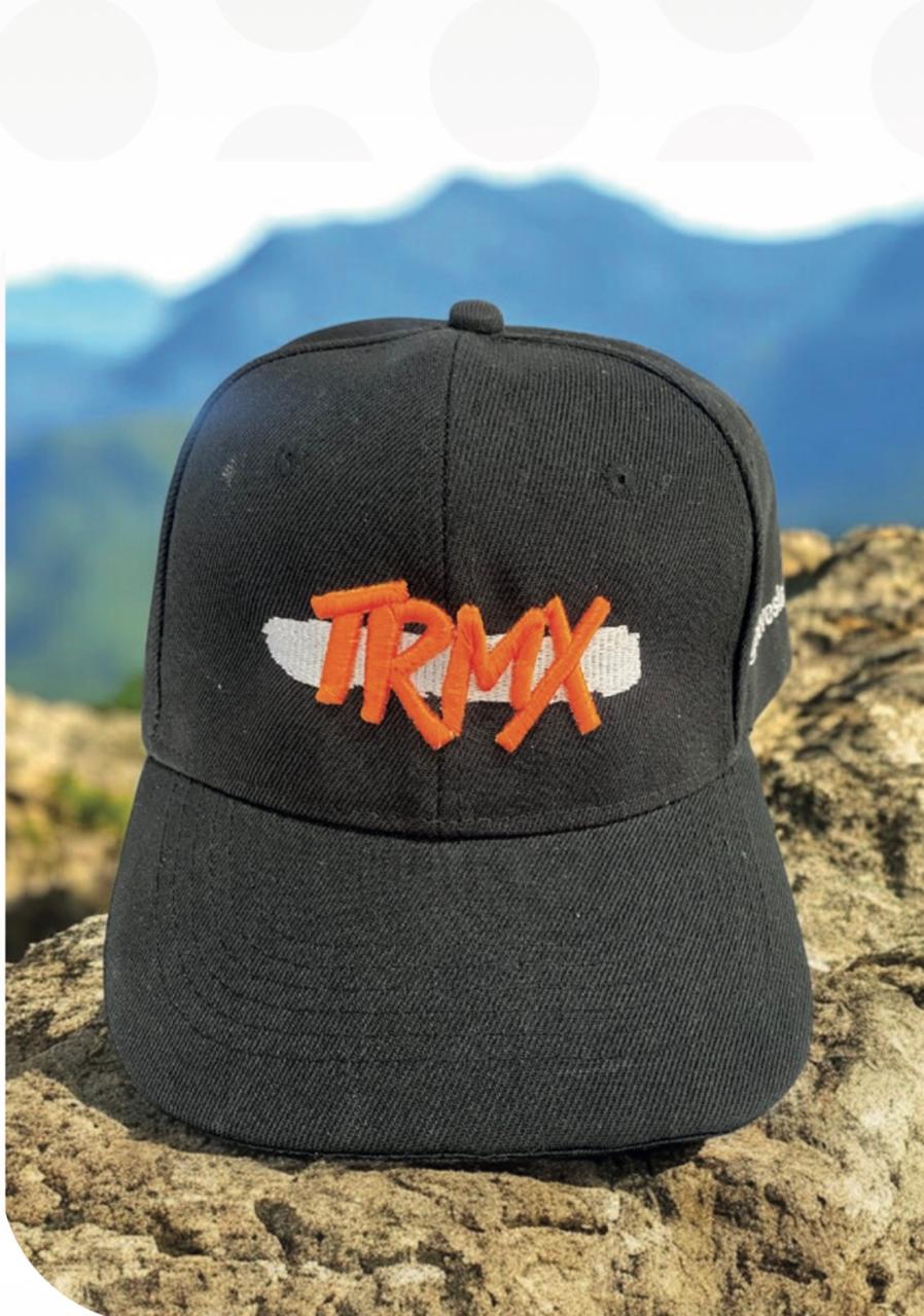 Gorra negra bordada TRMX